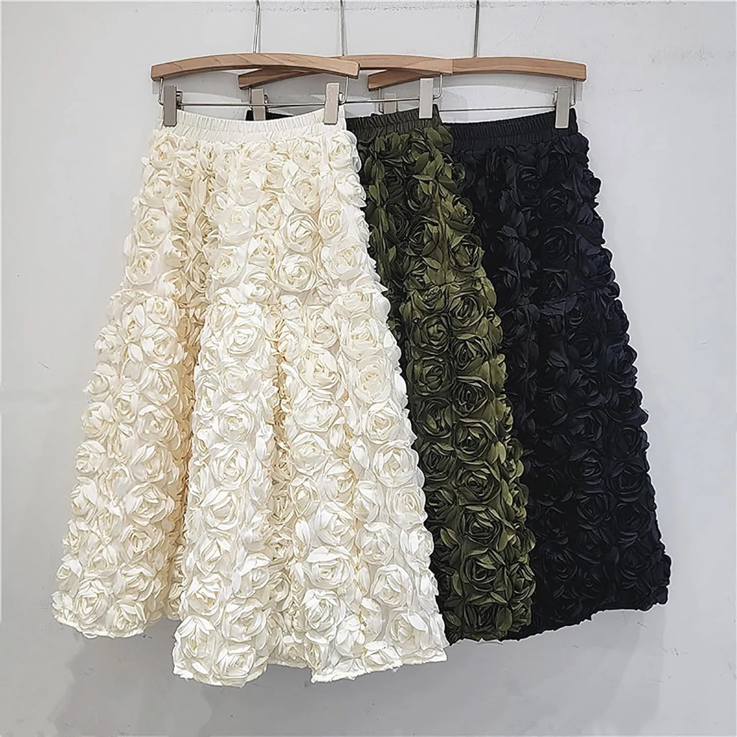 LETSVDO Women's 3D Floral Tulle Maxi Skirt High Waisted Rose Flower Applique Fluffy Fairy Flowy A Line Formal Skirts