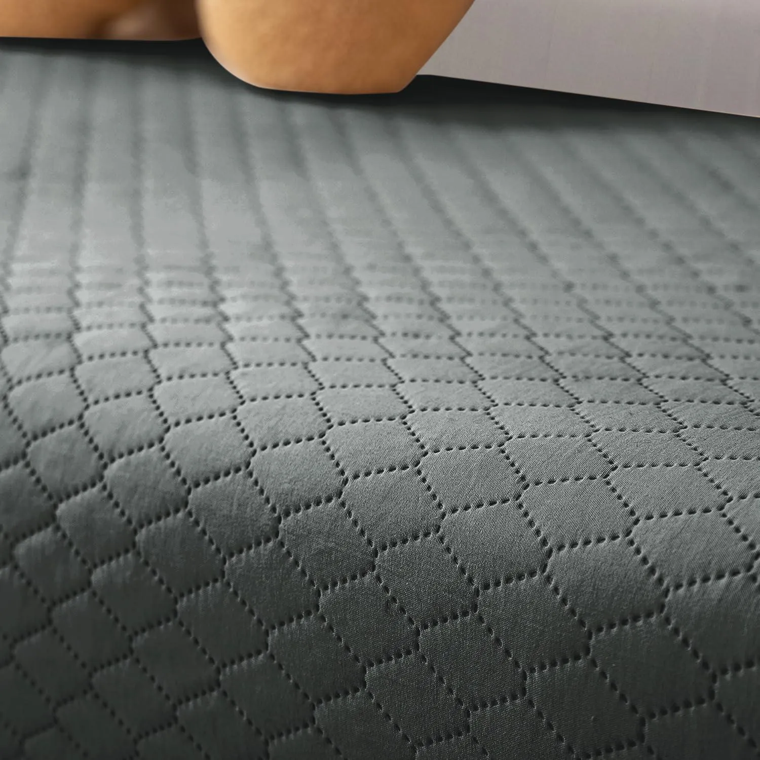 Quilted Sofa Cover Mat with 2 Armrest Covers Pockets, Grey